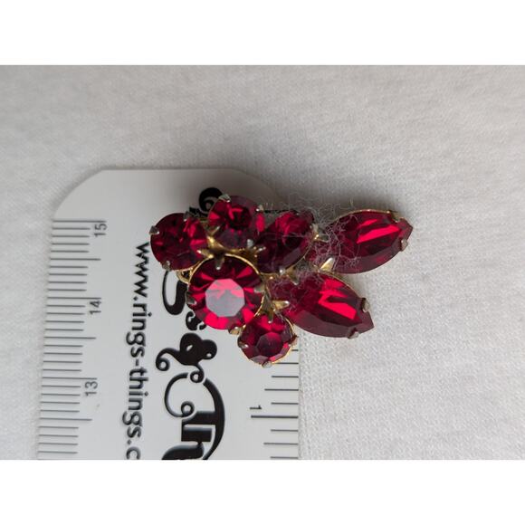 Vintage 50's Red rhinestone earrings with clipssee measurements - Picture 4 of 7